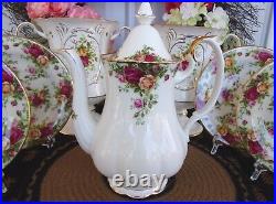 ROYAL ALBERT Old Country Roses Large 10 COFFEE POT Made in England Excellent