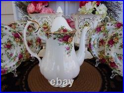 ROYAL ALBERT Old Country Roses Large 10 COFFEE POT Made in England Excellent