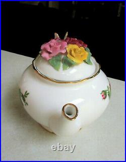 ROYAL ALBERT Old Country Roses Large Teapot with Applied Roses and Butterfly