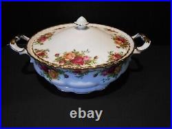 ROYAL ALBERT Old Country Roses Round COVERED VEGETABLE BOWL Casserole Dish EUC