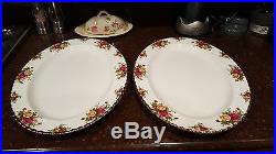 ROYAL ALBERT Old Country Roses Service for 12 with serving pieces 114 pieces