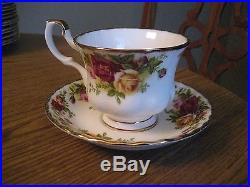 ROYAL ALBERT Old Country Roses Service for 12 with serving pieces ORIGINAL BOX ROYAL ALBERT Old Country Roses Service for 12 with serving pieces ORIGINAL BOX