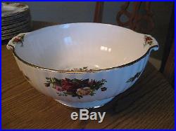 ROYAL ALBERT Old Country Roses Service for 12 with serving pieces ORIGINAL BOX ROYAL ALBERT Old Country Roses Service for 12 with serving pieces ORIGINAL BOX