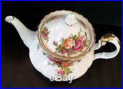 ROYAL ALBERT TEAPOT 6CUP OLD COUNTRY ROSES C1980S