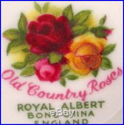ROYAL ALBERT china OLD COUNTRY ROSES 69-piece SET SERVICE for 12 + Serving