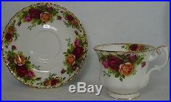 ROYAL ALBERT china OLD COUNTRY ROSES vintage stamp 60-piece SET SERVICE for 12