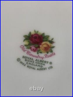 ROYAl ALBERT Old Courtly Roses Salad/serving Bowl. Bone China. England. 1962