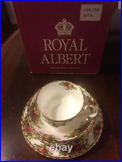 Rare Find Royal Albert Old Country Roses Breakfast Set Complete 16 PCS