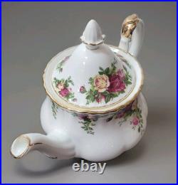 Rare Pattern Vintage Royal Albert Old Country Roses China Tea Set 11pcs Ltd 1962