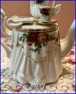 Rare Royal Albert Old Country Roses Mini Miniature Earthenware Morning Tea Pot