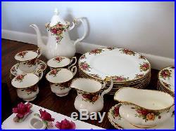 Rare Vintage 46 Pieces Royal Albert Old Country Roses England Plates Cups Rare Vintage 46 Pieces Royal Albert Old Country Roses England Plates Cups