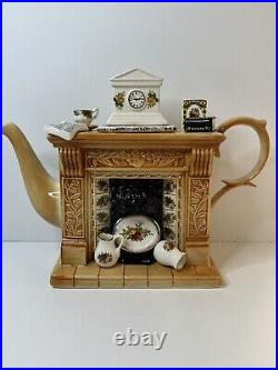 Royal AlbertOld Country Roses Classic Fireplace TeapotPAUL CARDEW 1996 NEW