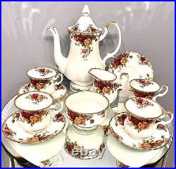 Royal Albert 11 Pc Set Tea For 4 Vintage Orig Production Old Ctry Roses Mint A