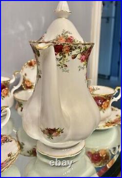 Royal Albert 11 Pc Set Tea For 4 Vintage Orig Production Old Ctry Roses Mint A