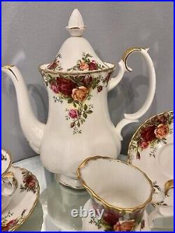 Royal Albert 11 Pc Set Tea For 4 Vintage Orig Production Old Ctry Roses Mint A