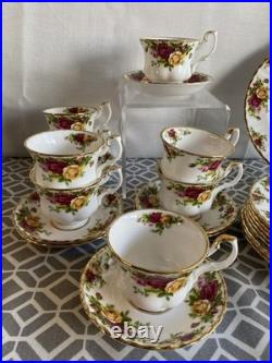 Royal Albert 1962 Old Country Rose Bone China 40 Piece & 8 Napkins Rings EUC