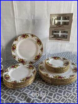 Royal Albert 1962 Old Country Rose Bone China 40 Piece & 8 Napkins Rings EUC