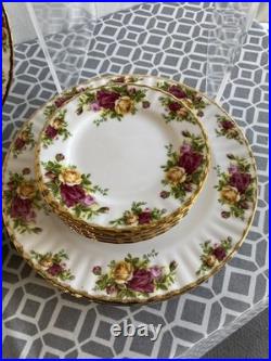 Royal Albert 1962 Old Country Rose Bone China 40 Piece & 8 Napkins Rings EUC
