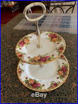 Royal Albert Bone China England Old Country Rose excellent condition serving 12