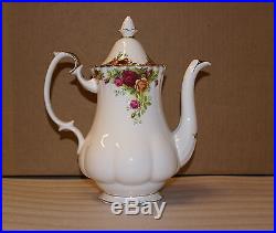 Royal Albert Bone China England Old Country Roses Coffee Pot and 4 Coffee Mugs