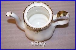 Royal Albert Bone China England Old Country Roses Coffee Pot and 4 Coffee Mugs