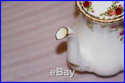 Royal Albert Bone China England Old Country Roses Coffee Pot and 4 Coffee Mugs