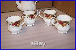 Royal Albert Bone China England Old Country Roses Coffee Pot and 4 Coffee Mugs