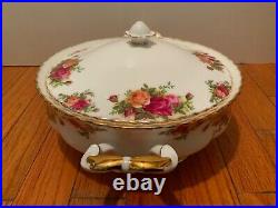 Royal Albert Bone China OLD COUNTRY ROSES ROUND COVERED SERVING BOWL NICE