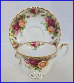 Royal Albert Bone China Old Country Roses 12 Cups and 12 Saucers England