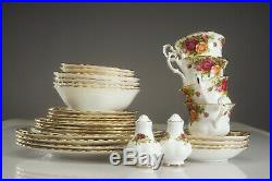 Royal Albert Bone China Old Country Roses 4-Place Settings 30-Pieces MINT