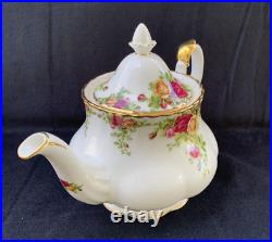 Royal Albert Bone China Old Country Roses Large Tea Pot 6-8 cup Royal Albert Bone China Old Country Roses Large Tea Pot 6-8 cup