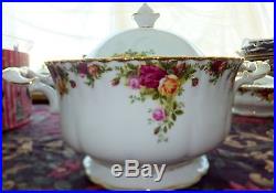 Royal Albert Bone China Old Country Roses footed soup tureen with lid