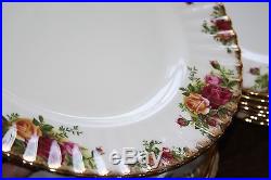 Royal Albert ChinaOld Country Roses40 Piece/8 Place SettingsUnsed Condition