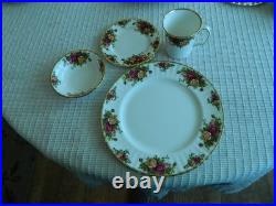 Royal Albert China Old Country Roses Set for (4) With a Serving Platter