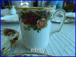 Royal Albert China Old Country Roses Set for (4) With a Serving Platter