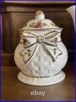 Royal Albert Christmas Old Country Rose Basket Weave 5 piece Tea Set