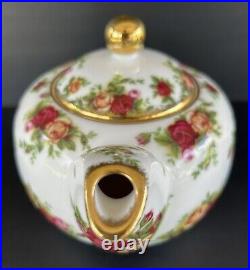 Royal Albert Country Roses Tea Pot Roses All Over