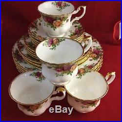 Royal Albert DOulton Old Country Roses 20 pieces Set For 4 England