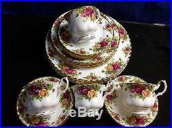 Royal Albert DOulton Old Country Roses 20 pieces place setting for 4 England Royal Albert DOulton Old Country Roses 20 pieces place setting for 4 England