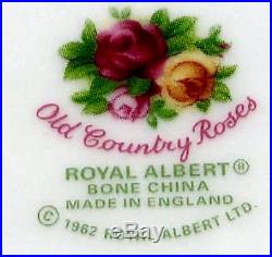 Royal Albert DOulton Old Country Roses 20 pieces place setting for 4 England Royal Albert DOulton Old Country Roses 20 pieces place setting for 4 England