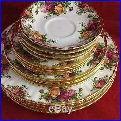 Royal Albert DOulton Old Country Roses 20 pieces place setting for 4 England