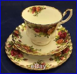 Royal Albert DOulton Old Country Roses 20 pieces place setting for 4 England Royal Albert DOulton Old Country Roses 20 pieces place setting for 4 England