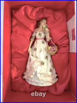 Royal Albert Doulton Old Country Roses Sweet Rose Figurine of the Year 2011 Box