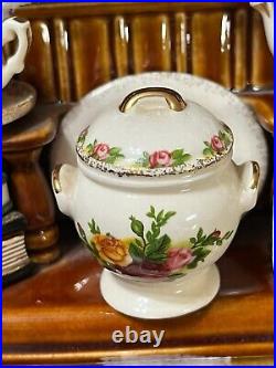 Royal Albert Earthenware Old Country Roses Welsh Dresser Teapot Decoration 1996