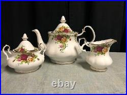 Royal Albert England COUNTRY ROSES 5 Piece Set Tea Pot Sugar Creamer W Box