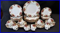 Royal Albert England Old Country Roses 8 Five Piece Place Settings (40 Pieces)
