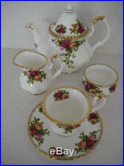 Royal Albert England Old Country Roses Miniature Teapot Tea Set For One On Tray