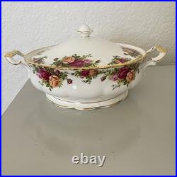 Royal Albert English Old Country Roses Covered Vegetable Casserole Dish withLid