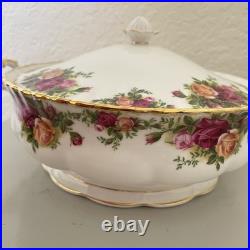 Royal Albert English Old Country Roses Covered Vegetable Casserole Dish withLid