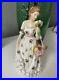 Royal_Albert_Figure_Old_Country_Roses_sweet_Rose_Fig_Of_The_Year_2011_Rare_01_vhsm
